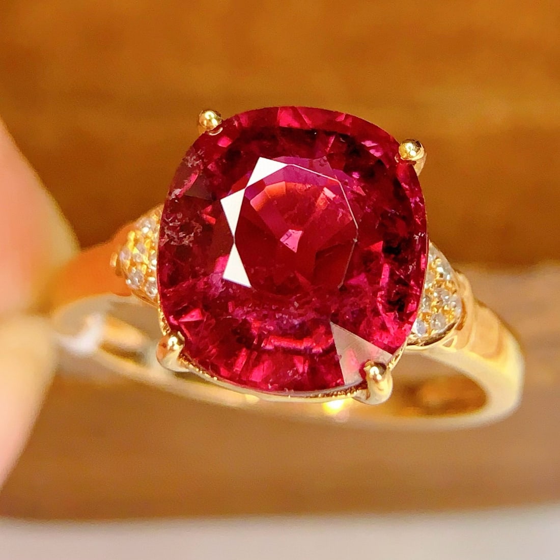 14k Gold 4.68 Ct Natural Tourmaline & Diamond Ring: Ref:231119067 // gold content:14k gold // ring size:7. 25us // // main gemstone:tourmaline // shape:cushion // carat weight:4. 68ct // color:red // treatment:natural // // adjacent gemstone 2 :