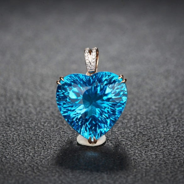 14k Gold 26.48 Ct Natural Topaz & Diamond Pendant( Without Chain ): Ref:231119108 // gold content:14k gold // main gemstone:topaz // shape:heart // carat weight:26. 48ct // color:blue // treatment:natural // // adjacent gemstone 2 : diamond // shape:round // clarity g