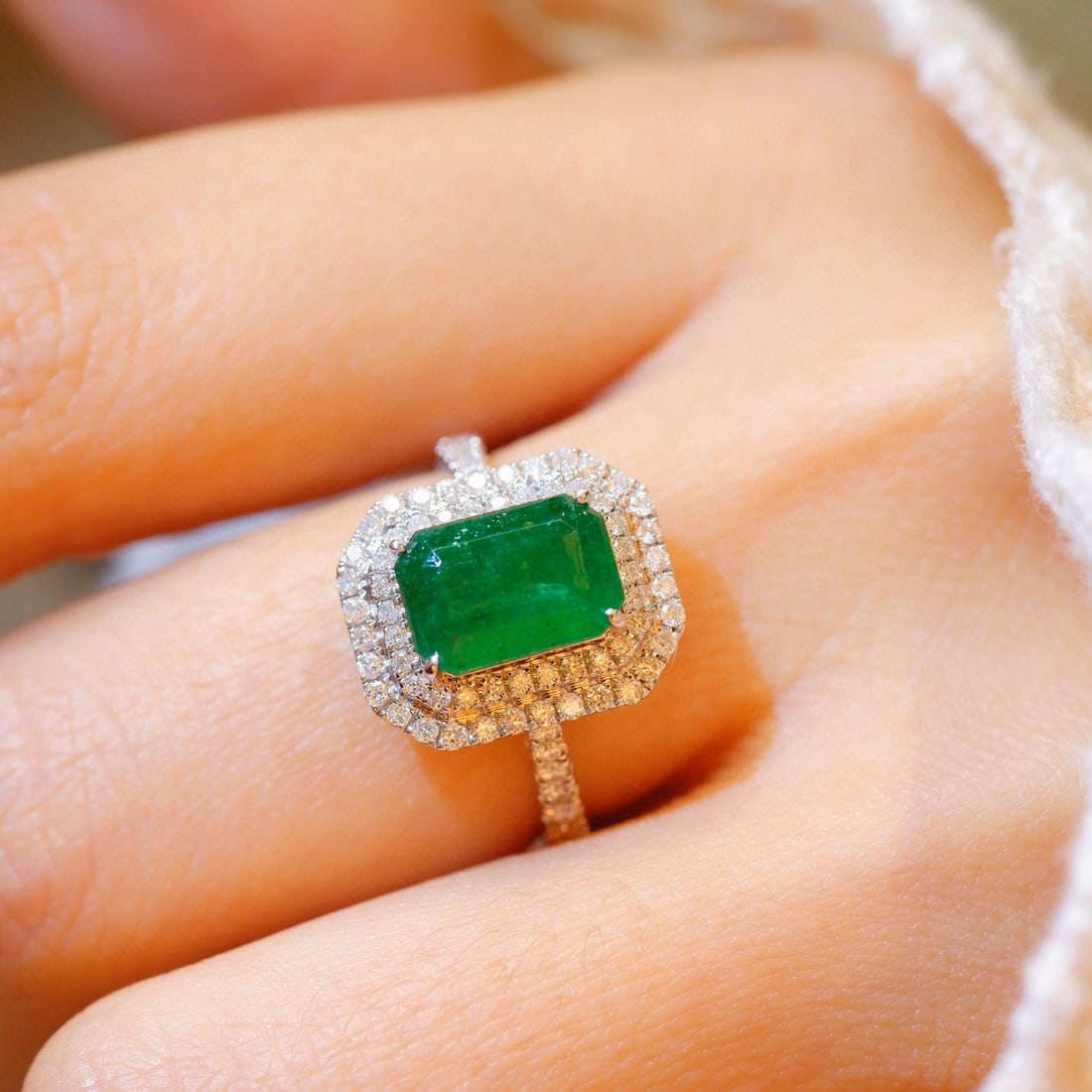 14k Gold 2.26 Ctw Natural Emerald & Diamond Ring - 2