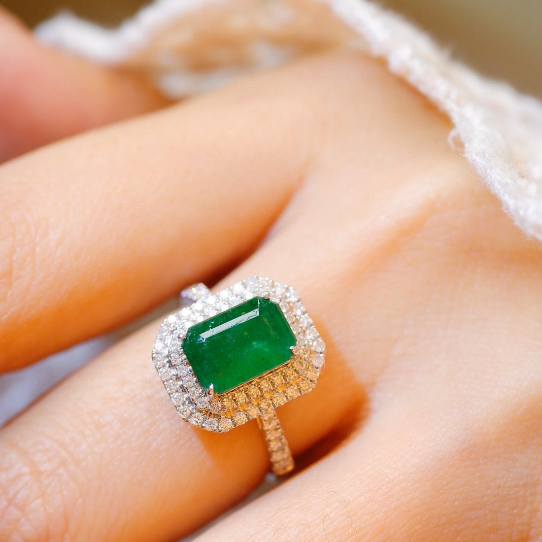 14k Gold 2.26 Ctw Natural Emerald & Diamond Ring - 3