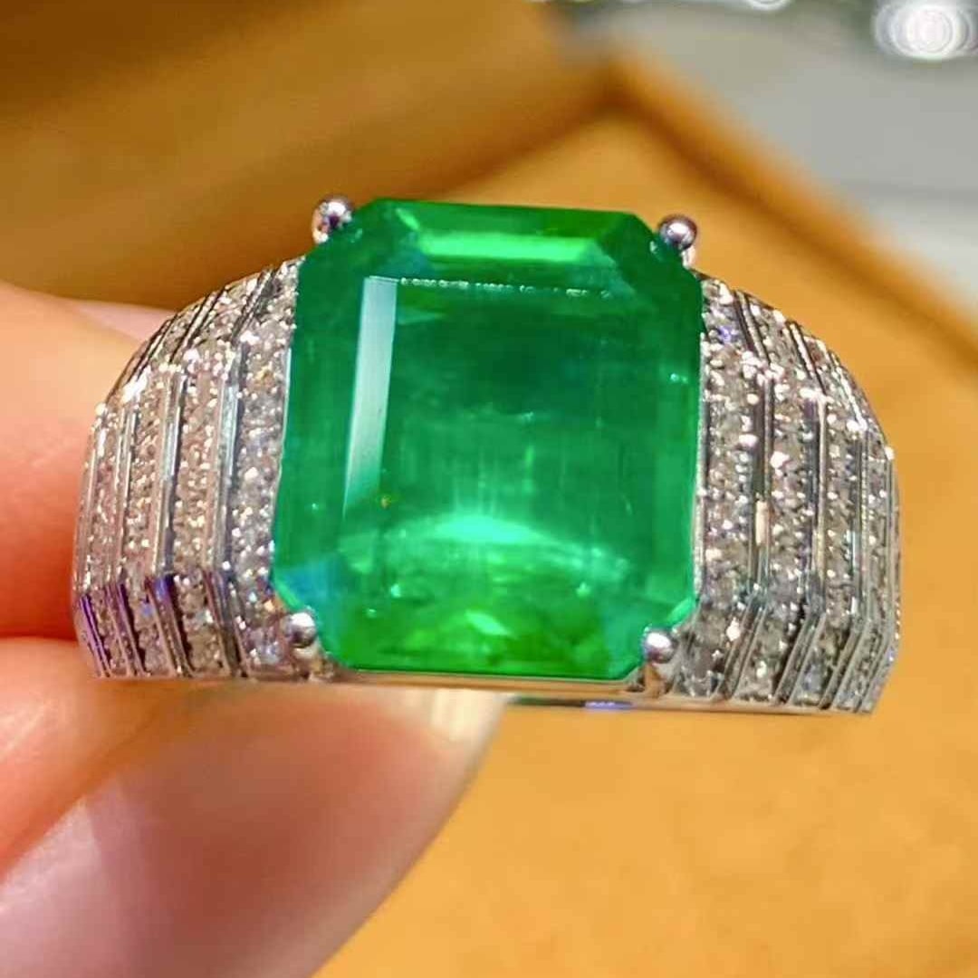 14k Gold 3.1 Ct Natural Emerald & Diamond Ring (1 of 7)