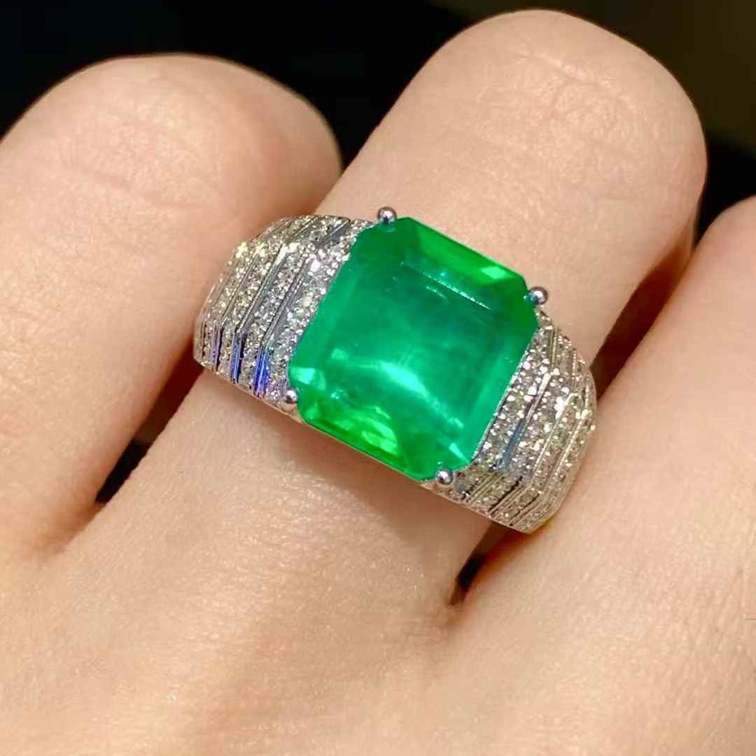 14k Gold 3.1 Ct Natural Emerald & Diamond Ring - 5