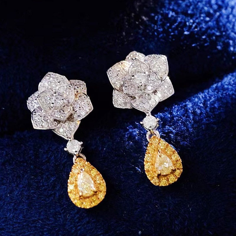 14k Gold 0.9 Ct Natural Color Diamond Earrings - 2