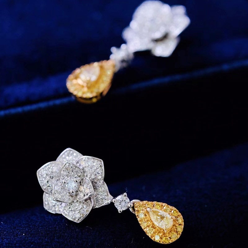 14k Gold 0.9 Ct Natural Color Diamond Earrings - 4