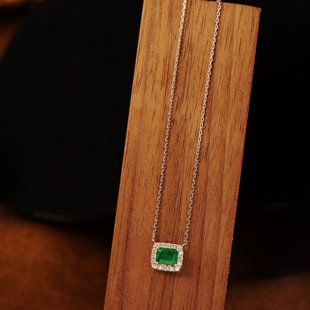 14k Gold 0.55 Ctw Vivid Green Natural Emerald & Diamond Necklace - 2