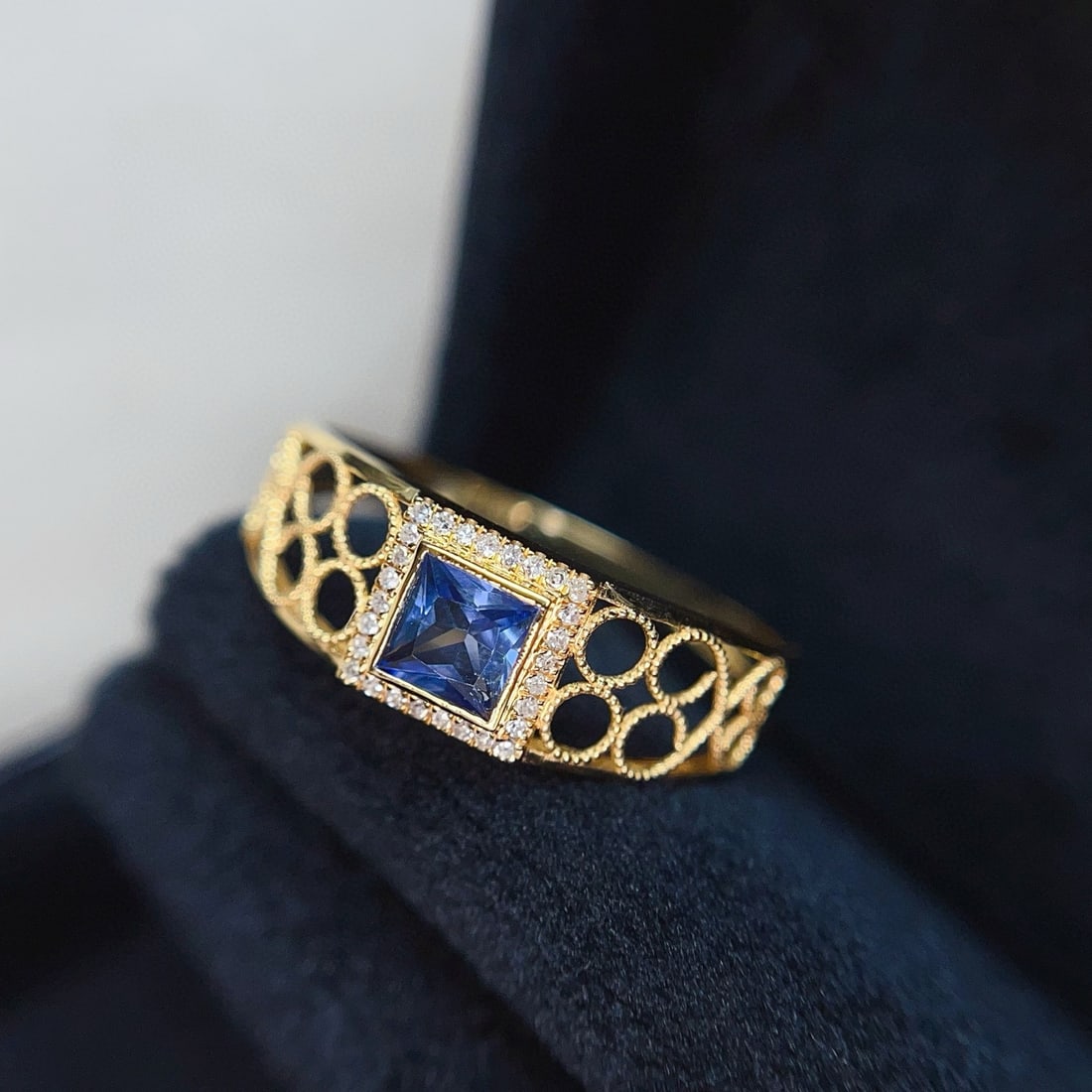 14k Gold 0.62 Ct Natural Sapphire & Diamond Ring - 2