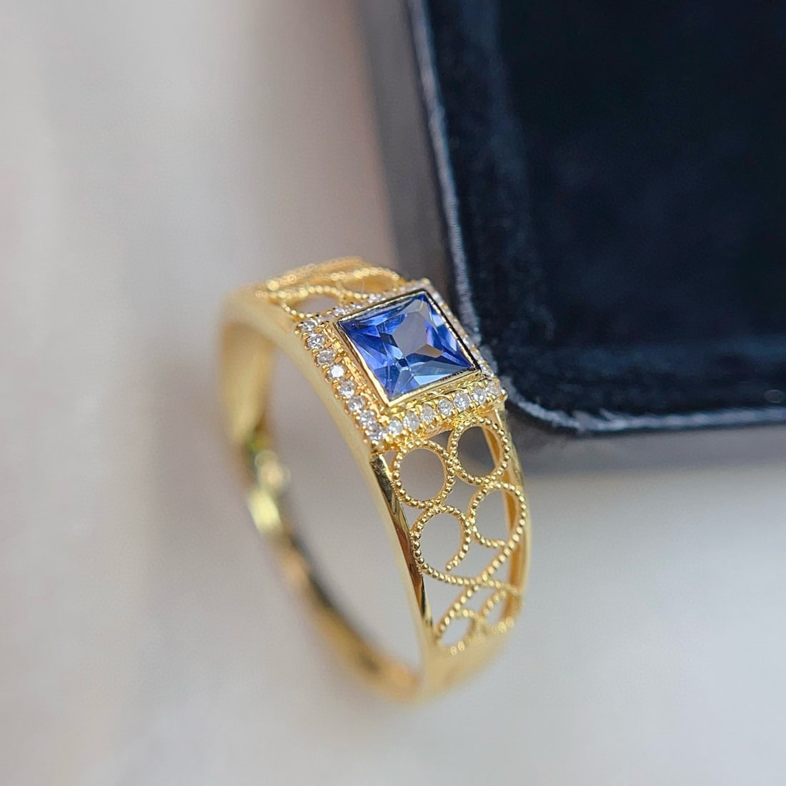 14k Gold 0.62 Ct Natural Sapphire & Diamond Ring - 4