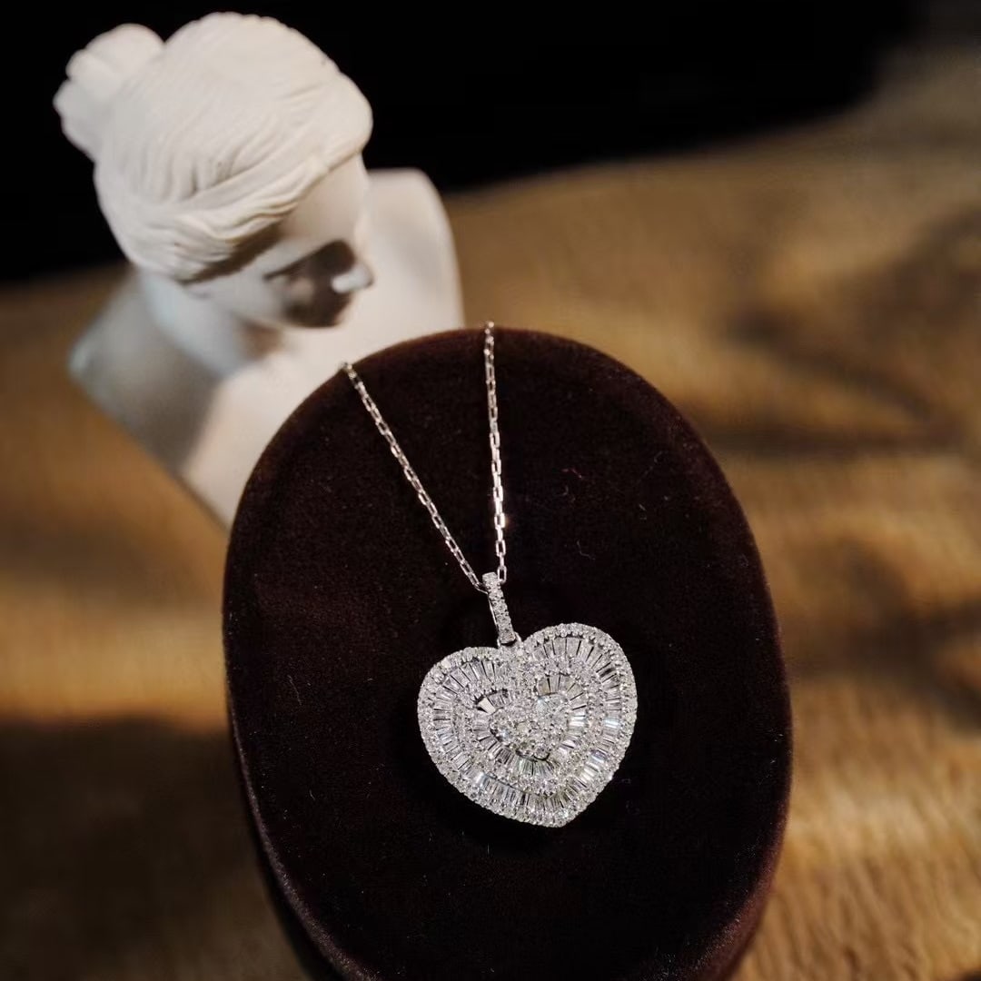 14k Gold 1 Ct Natural H Diamond Necklace: Ref:231119248 // gold content:14k gold // main gemstone:diamond // shape:multiple // carat weight:1ct // clarity grade:vs-si // color:h // treatment:natural // Condition: NewLow Estimate: