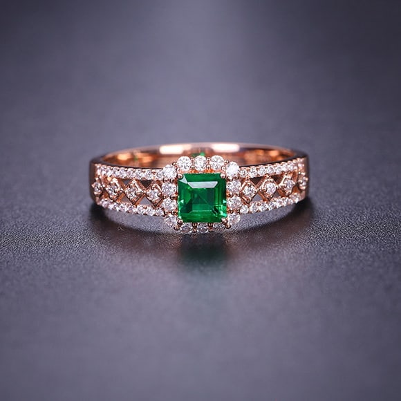 14k Gold 0.69 Ctw Vivid Green Natural Emerald & Diamond Ring: Ref:231120008 // gold content:14k gold // ring size:7. 25us // // main gemstone:emerald // shape:octagonal // carat weight:0. 4ct // color:vivid green // treatment:natural // // adjacent gemstone