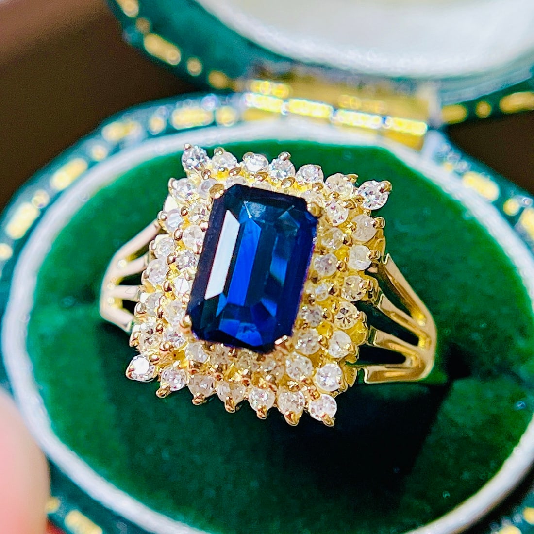 14k Gold 1.48 Ctw Natural Sapphire & Diamond Ring: Ref:231120028 // gold content:14k gold // ring size:7. 25us // // main gemstone:sapphire // shape:octagonal // carat weight:1. 15ct // color:blue // treatment:natural // // adjacent gemstone 2 : diamo