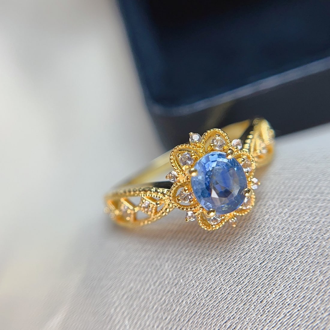 14k Gold 0.85 Ct Natural Sapphire & Sapphire Ring - 2