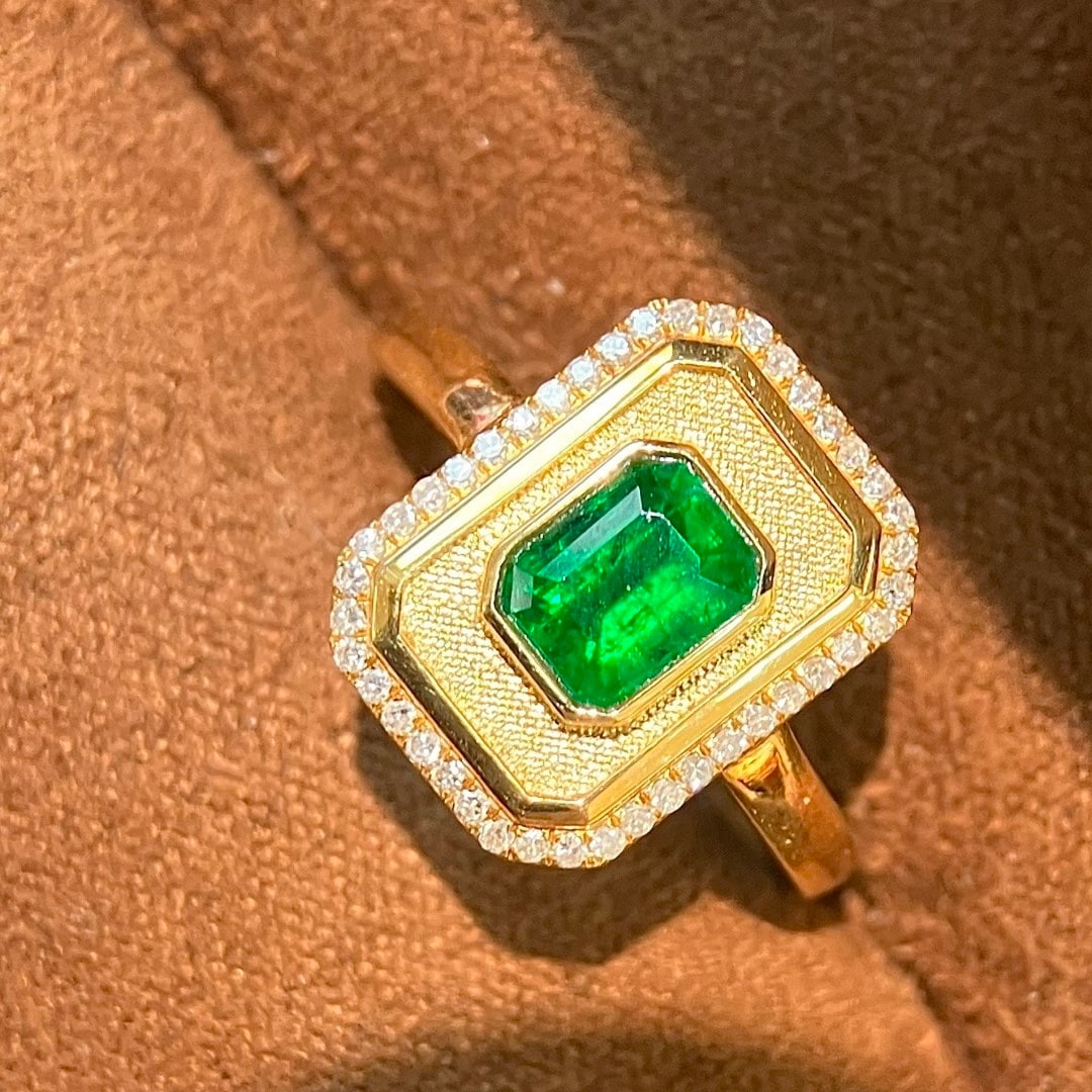 14k Gold 1.72 Ctw Vivid Green Natural Emerald & Diamond Ring - 3