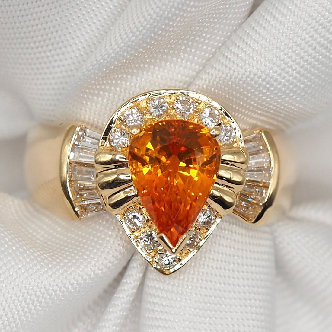 14k Gold 2.15 Ctw Natural Sapphire & Diamond Ring: Ref:231120037 // gold content:14k gold // ring size:7. 25us // // main gemstone:sapphire // shape:oval // carat weight:1. 78ct // color:yellow // treatment:natural // // adjacent gemstone 2 :