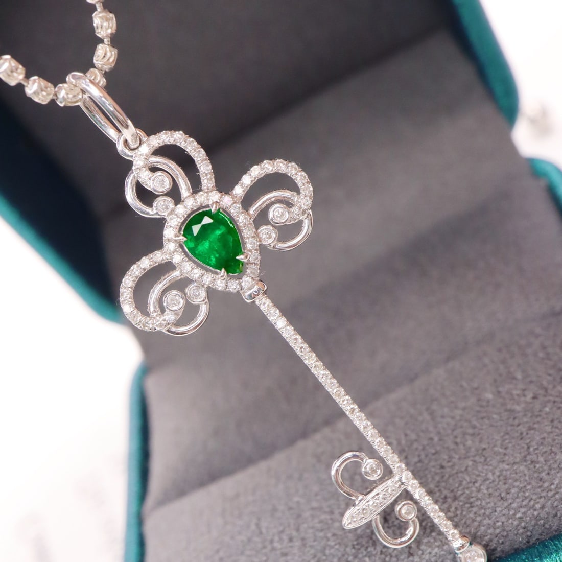 14k Gold 0.57 Ctw Vivid Green Natural Emerald & Diamond Pendant( Without Chain ) - 4