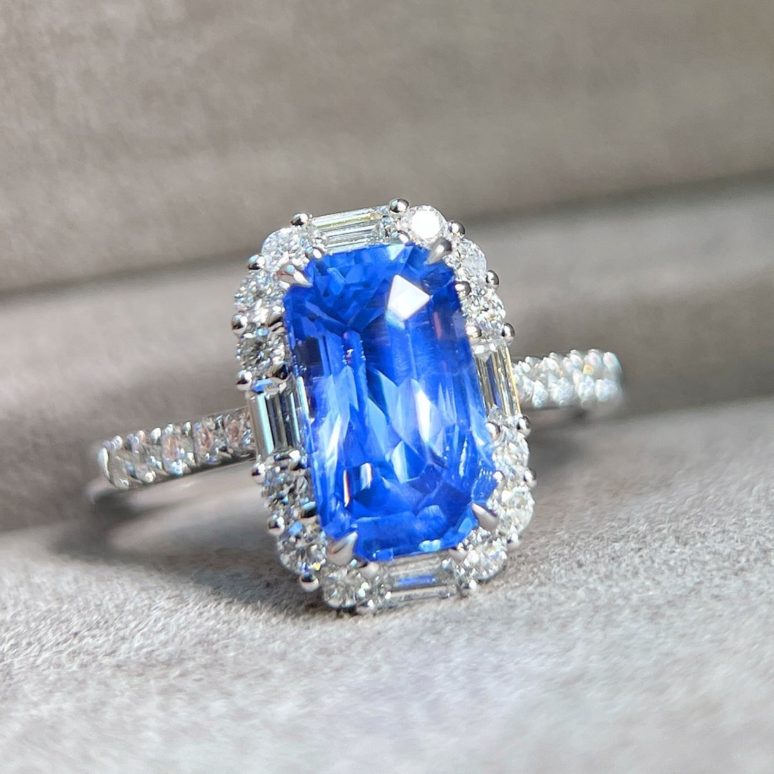 14k Gold 3.68 Ctw Natural Sapphire & Diamond Ring - 6