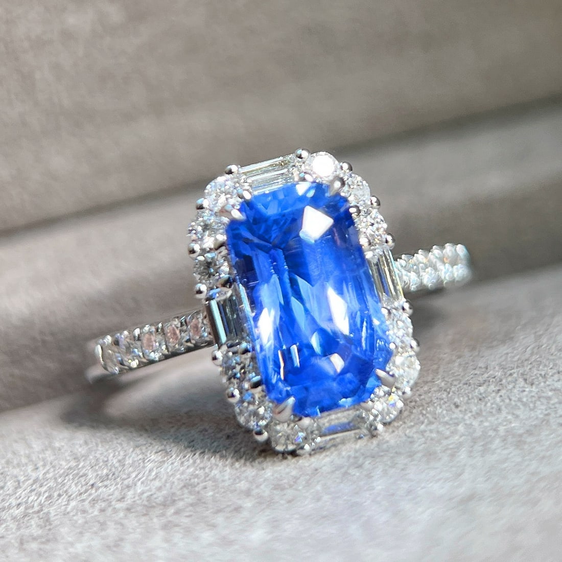 14k Gold 3.68 Ctw Natural Sapphire & Diamond Ring - 7