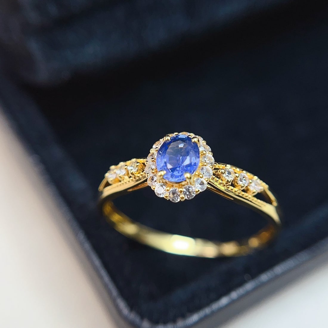 14k Gold 0.55 Ct Natural Sapphire & Sapphire Ring - 3
