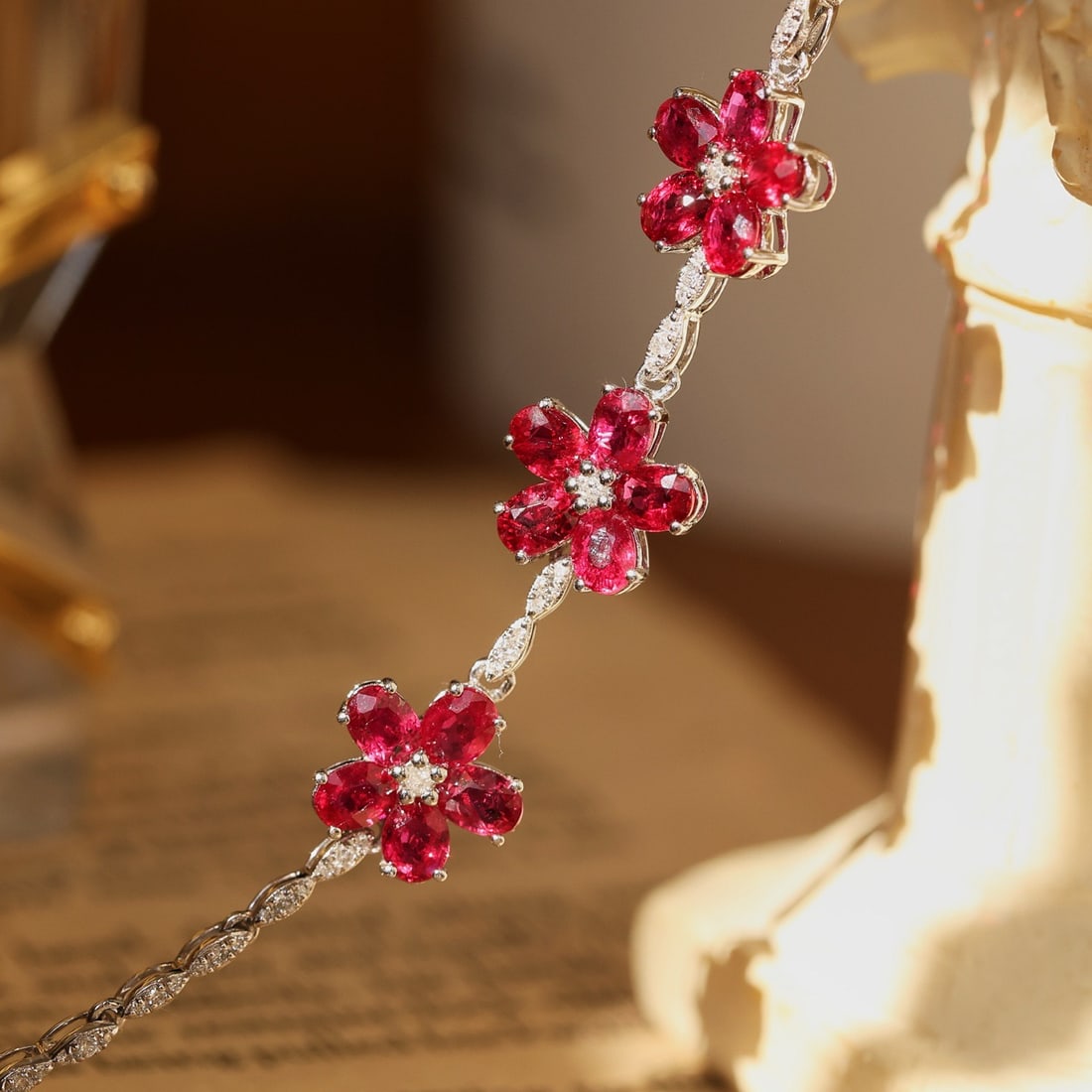 14k Gold 3.37 Ctw Natural Ruby & Diamond Bracelet: Ref:231120084 // gold content:14k gold // main gemstone:ruby // shape:oval // carat weight:3. 00ct // color:red // treatment:natural // // adjacent gemstone 2 : diamond // shape:round // carat weight: