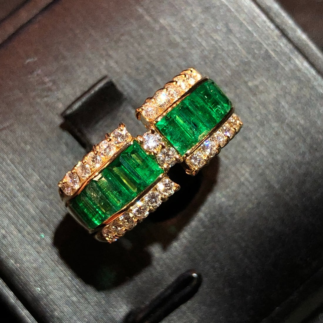 14k Gold 2.00 Ctw Vivid Green Natural Emerald & Diamond Ring - 2