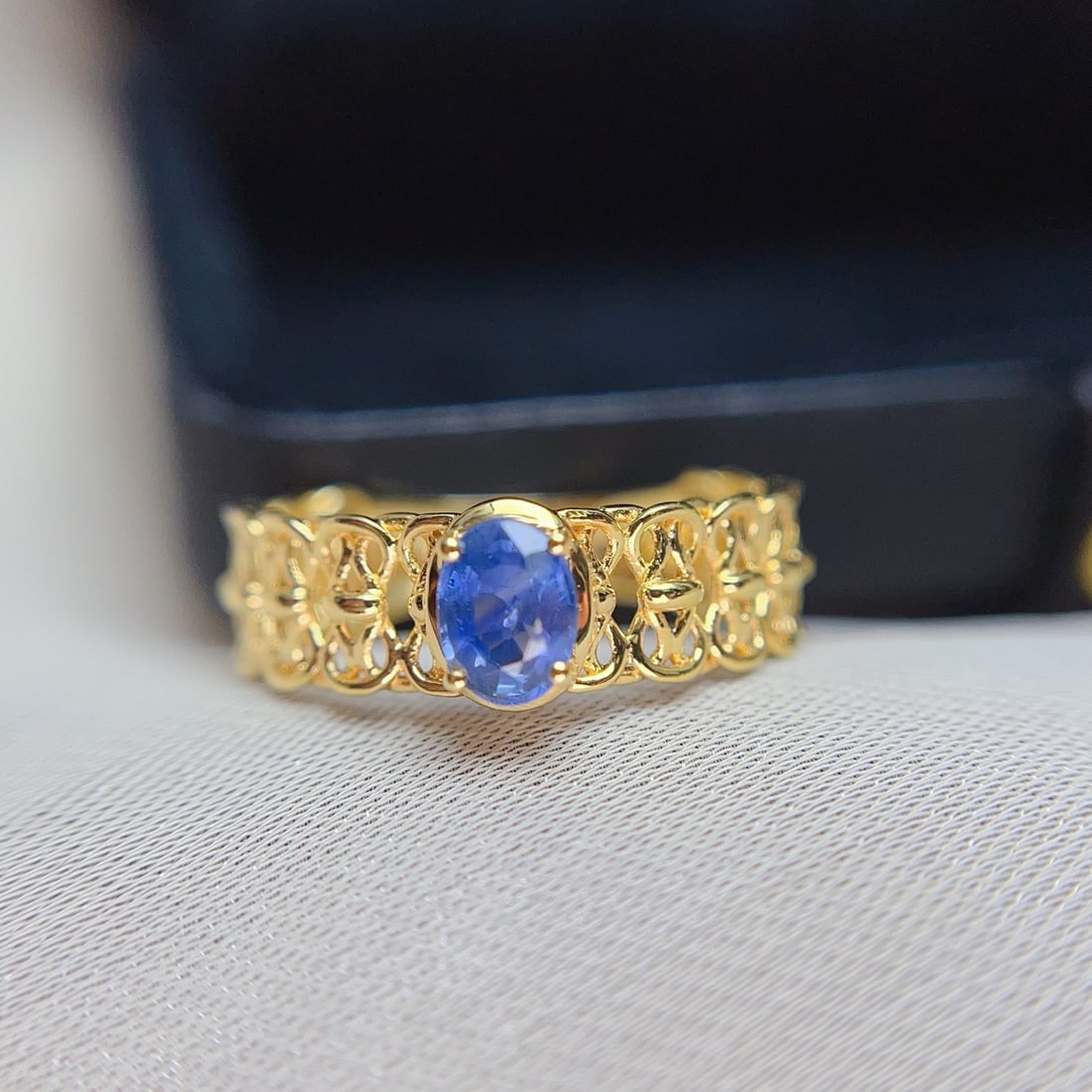 14k Gold 0.58 Ct Natural Sapphire Ring (1 of 7)