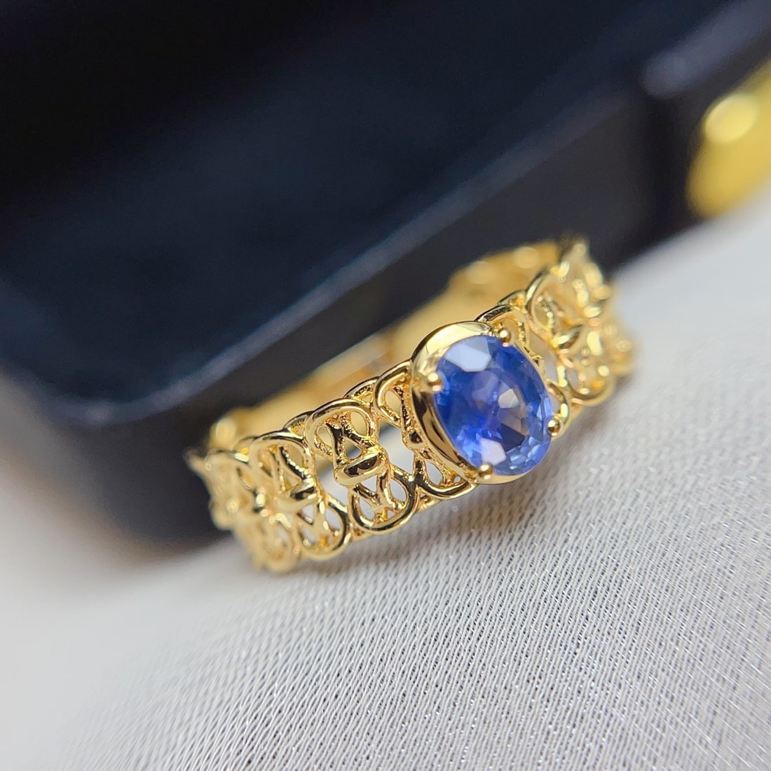 14k Gold 0.58 Ct Natural Sapphire Ring - 3