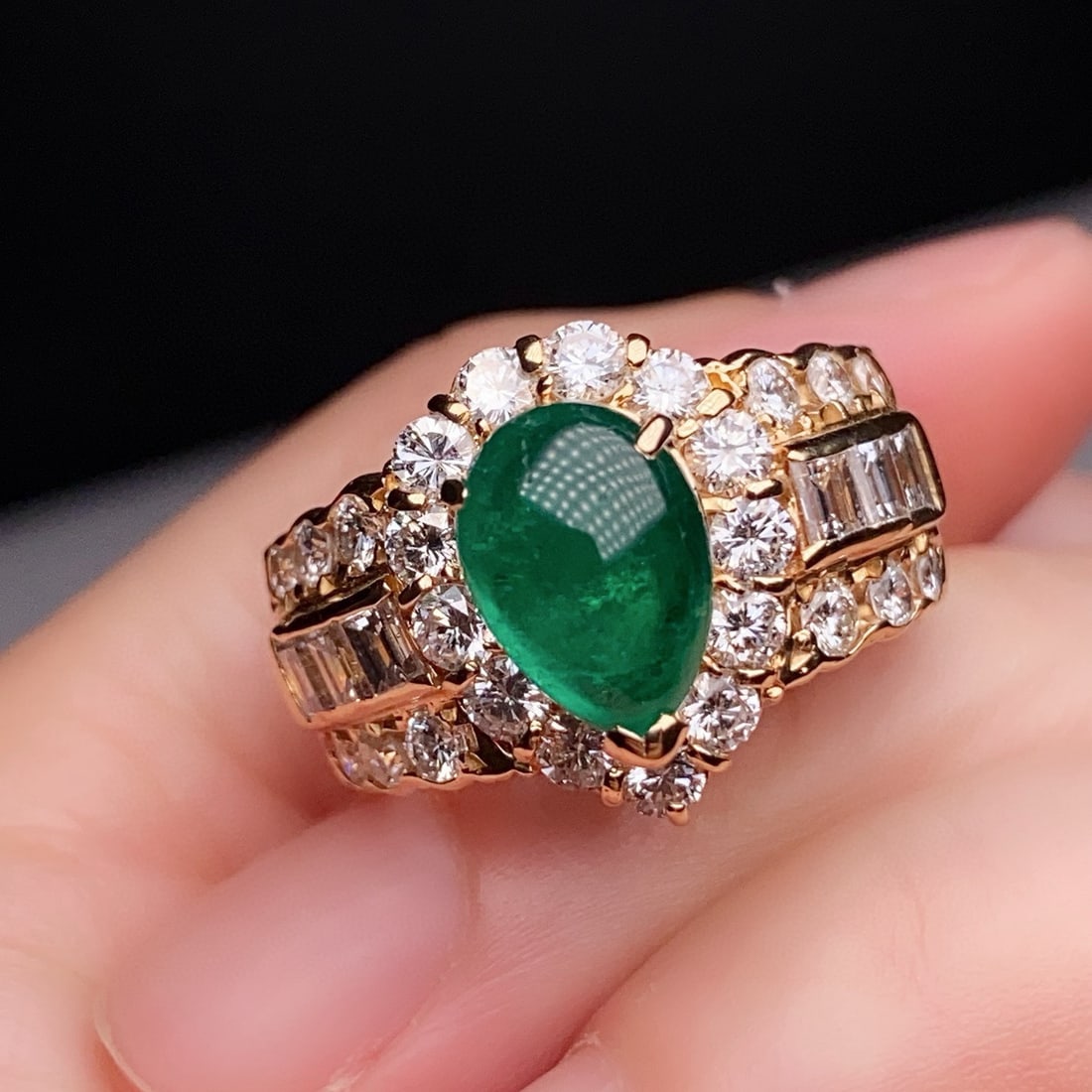 14k Gold 4.53 Ctw Vivid Green Natural Emerald & Diamond Ring - 3