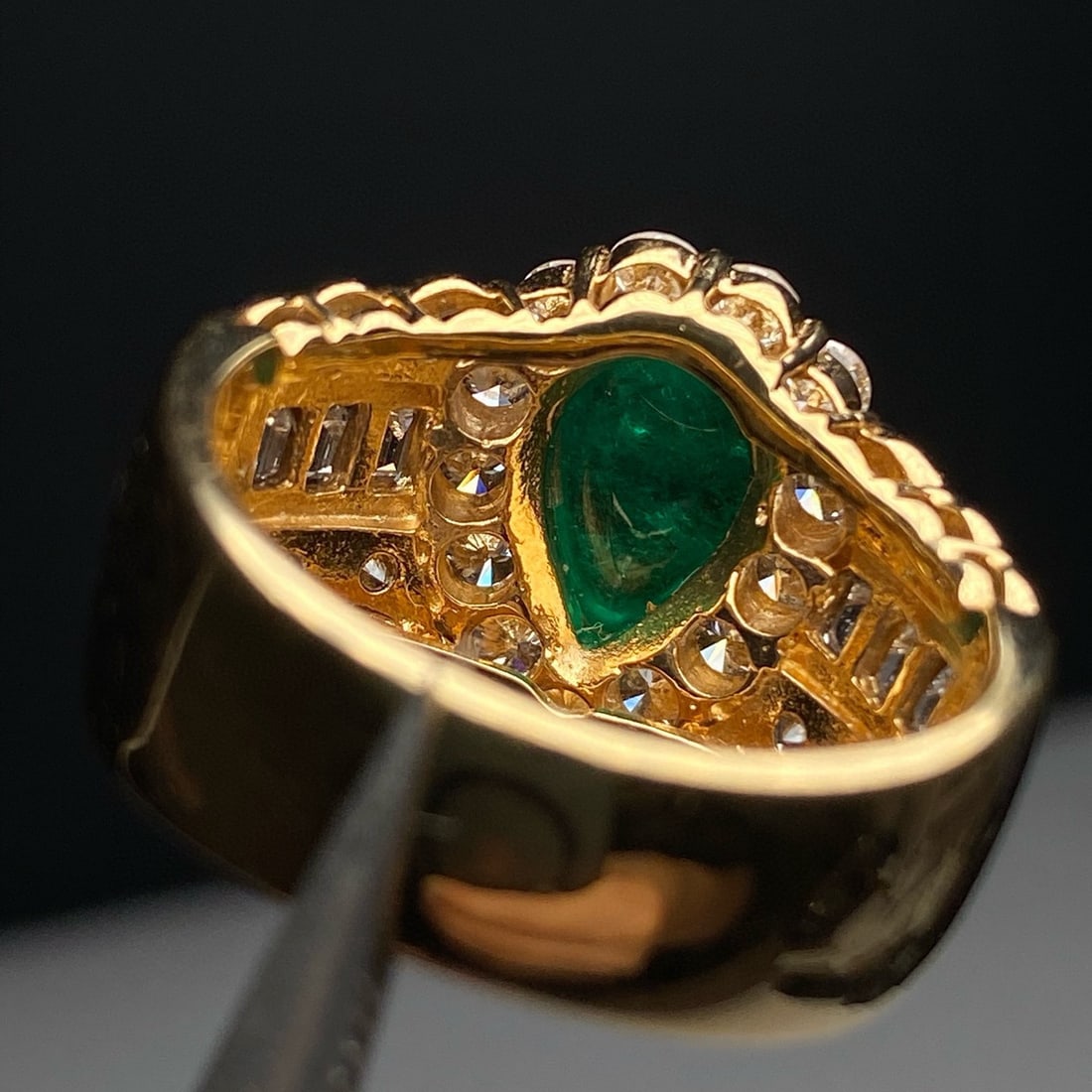 14k Gold 4.53 Ctw Vivid Green Natural Emerald & Diamond Ring - 6
