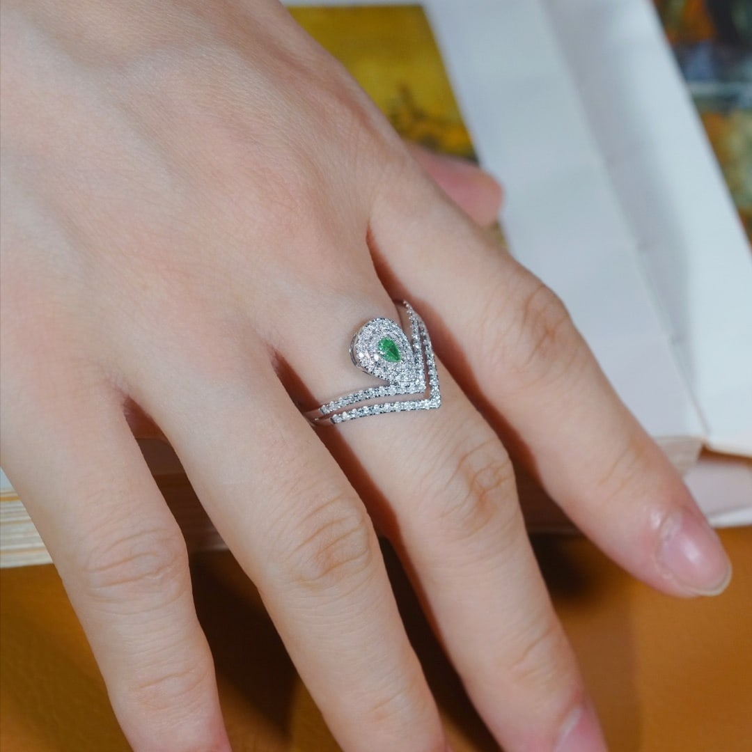 14k Gold 0.50 Ctw Natural Green Diamond & Diamond Ring - 4