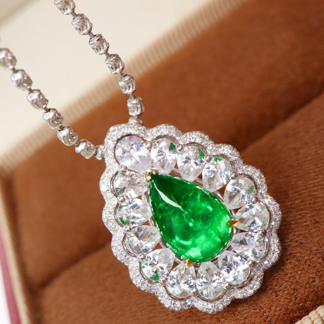 14k Gold 1.75 Ctw Vivid Green Natural Emerald & Diamond Pendant( Without Chain ) - 4