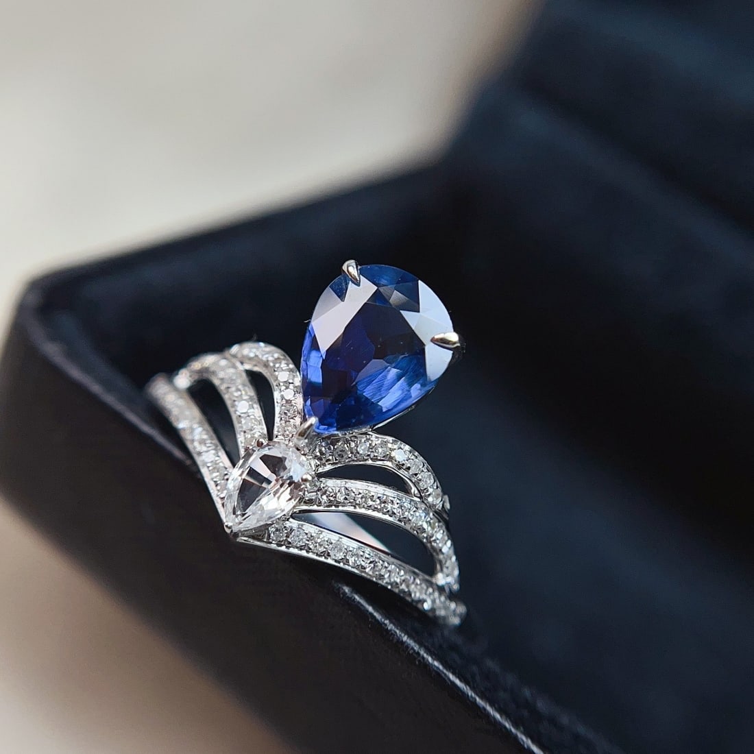 14k Gold 1.30 Ct Natural Sapphire & Diamond & Sapphire Ring - 4