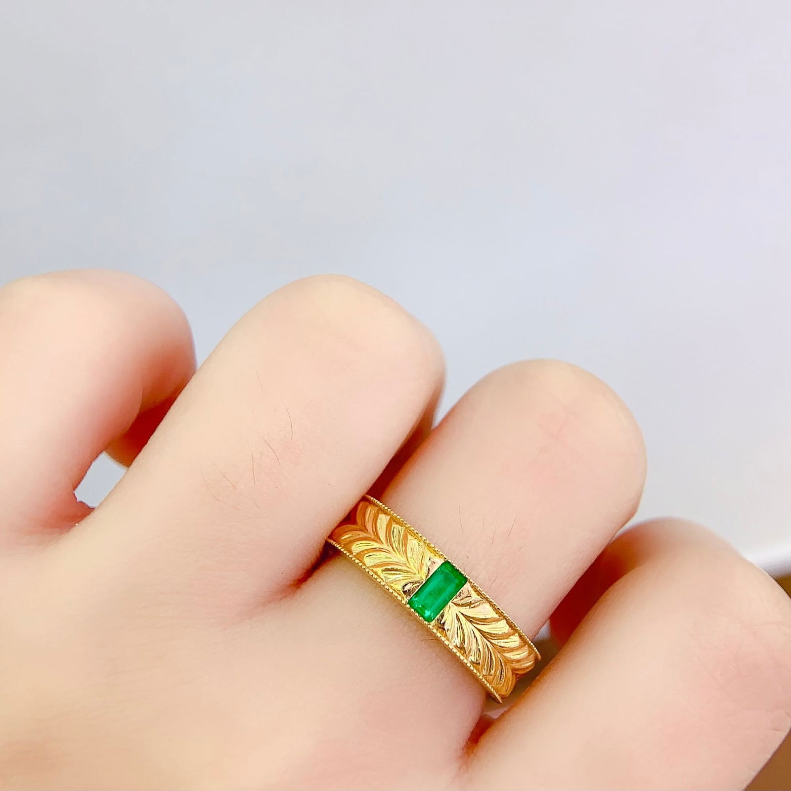 14k Gold 0.5 Ct Vivid Green Natural Emerald Ring - 6