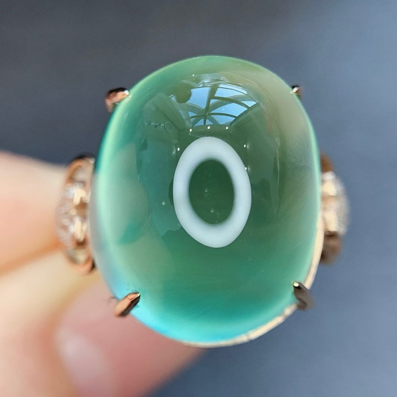 14k Gold 26.9 Ct Natural Prehnite & Diamond Ring: Ref:231120142 // gold content:14k gold // ring size:7. 25us // // main gemstone:prehnite // shape:oval // carat weight:26. 9ct // color:green // treatment:natural // // adjacent gemstone 2 :