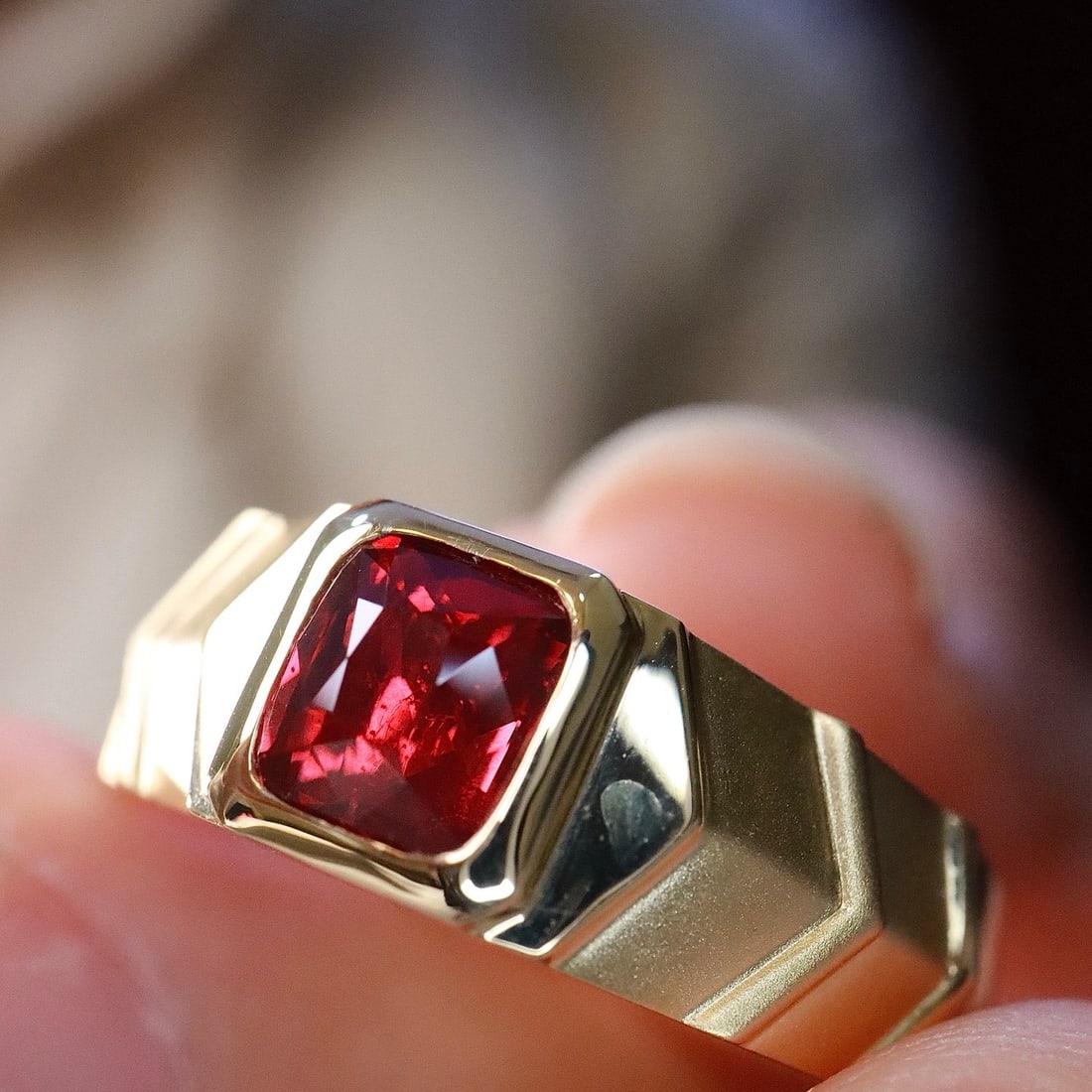 14k Gold 1.52 Ct Vivid Red Natural Ruby Ring - 2