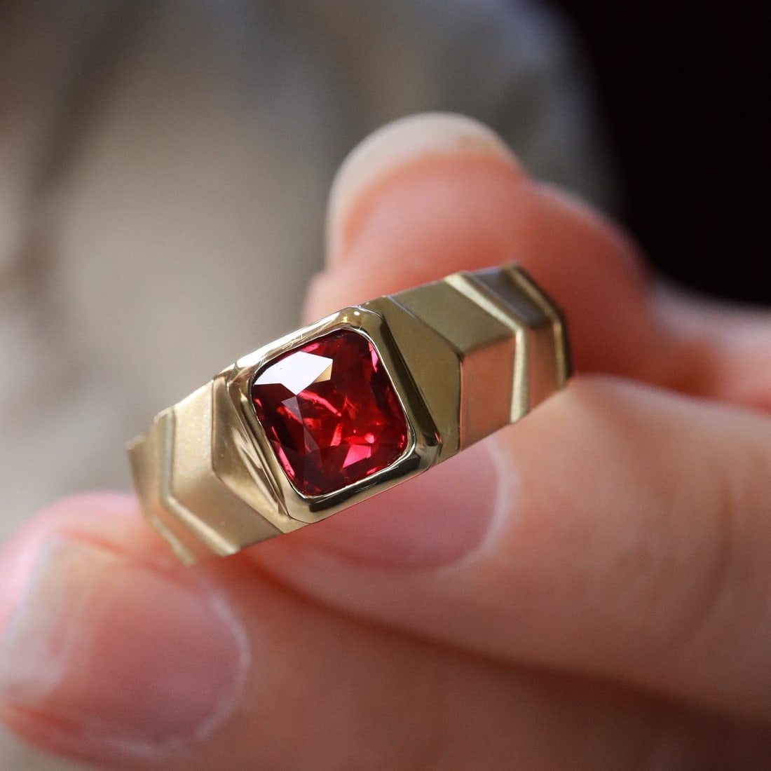 14k Gold 1.52 Ct Vivid Red Natural Ruby Ring - 4