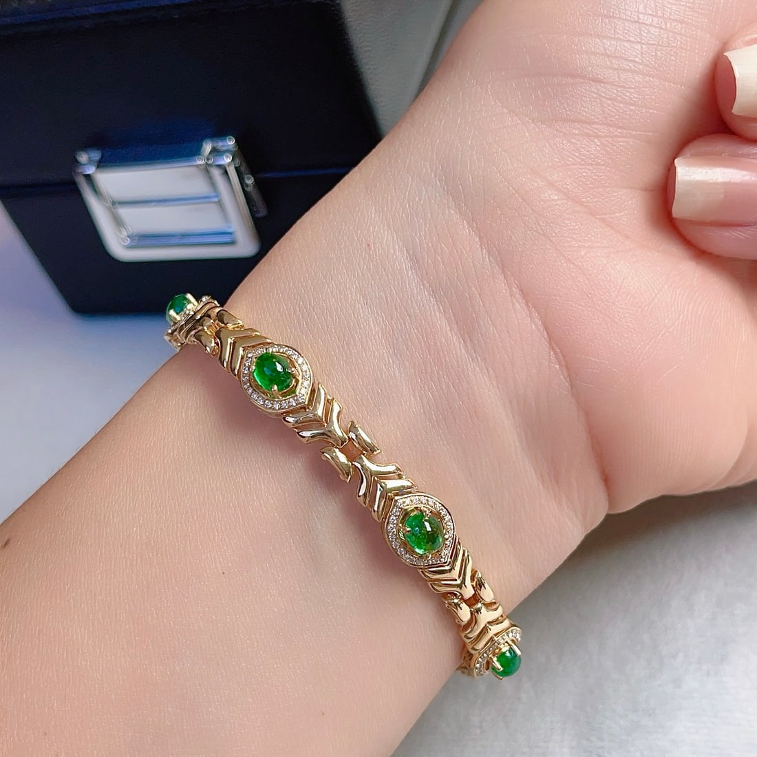 14k Gold 3.41 Ctw Vivid Green Natural Emerald & Diamond Bracelet - 5