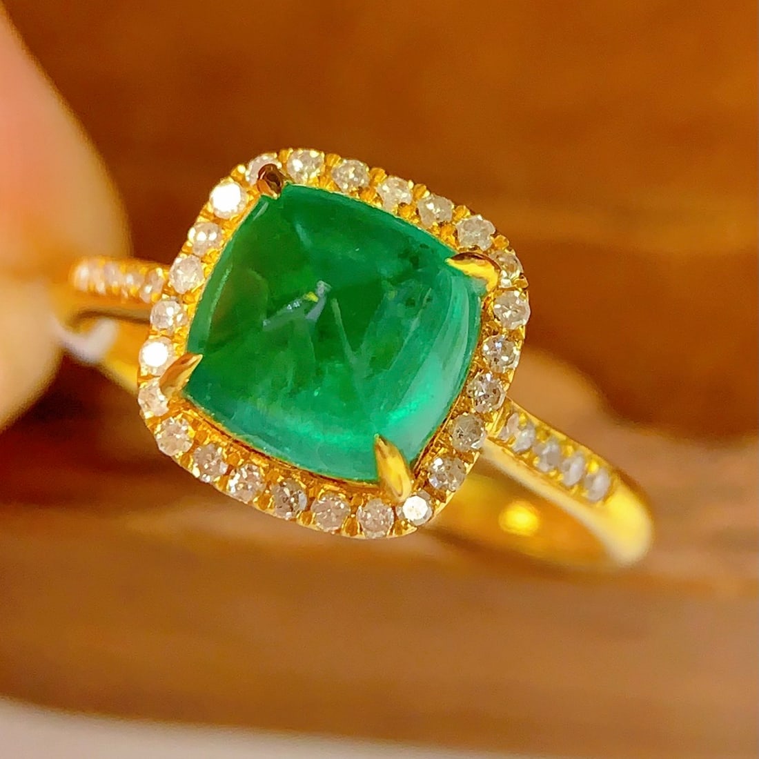 14k Gold 2.8 Ct Natural Emerald & Diamond Ring - 4