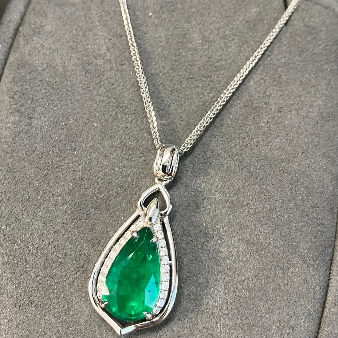 14k Gold 3.39 Ctw Vivid Green Natural Emerald & Diamond Pendant( Without Chain ) - 5