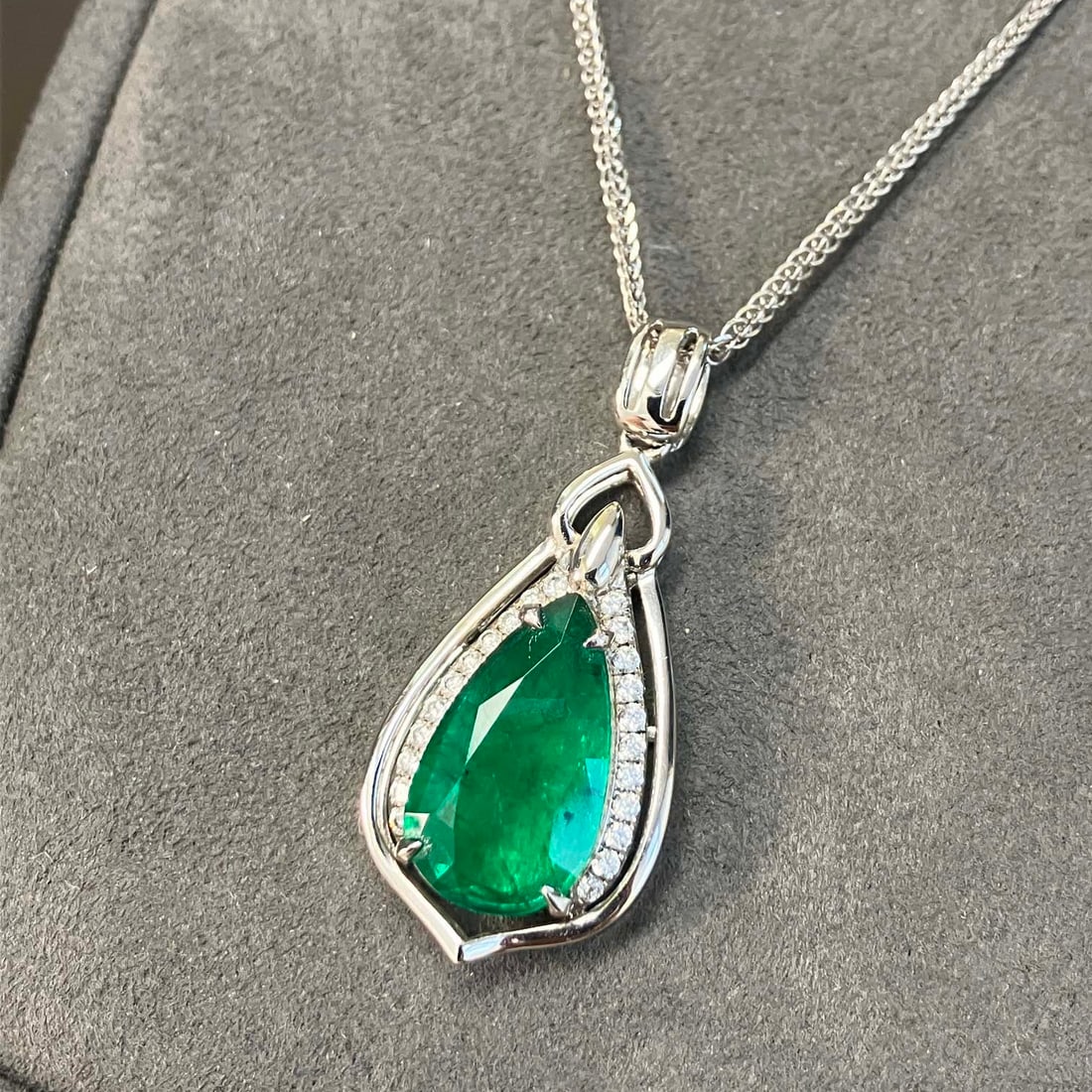 14k Gold 3.39 Ctw Vivid Green Natural Emerald & Diamond Pendant( Without Chain ) - 6