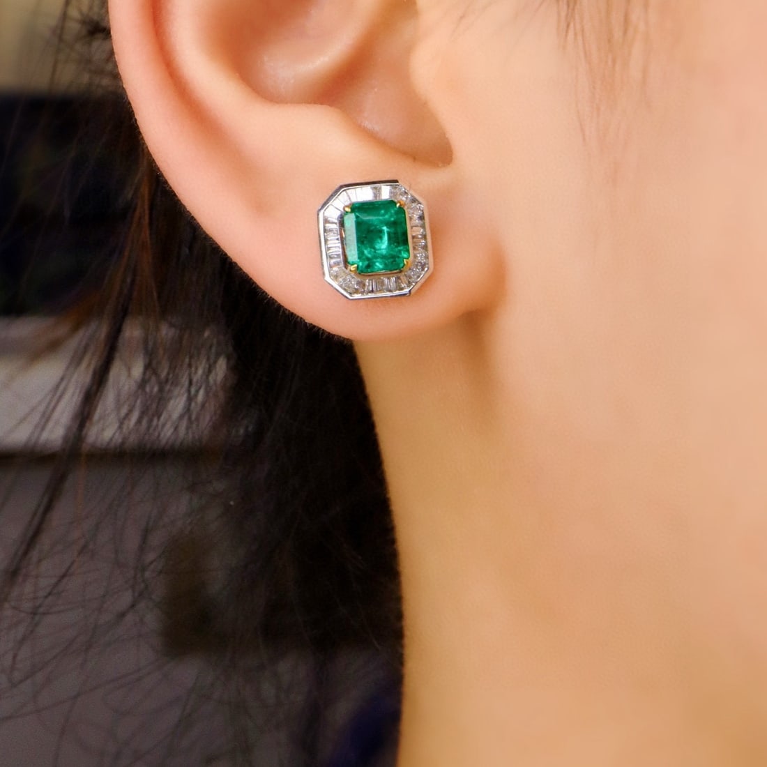 14k Gold 2.22 Ctw Vivid Green Natural Emerald & Diamond Earrings - 5