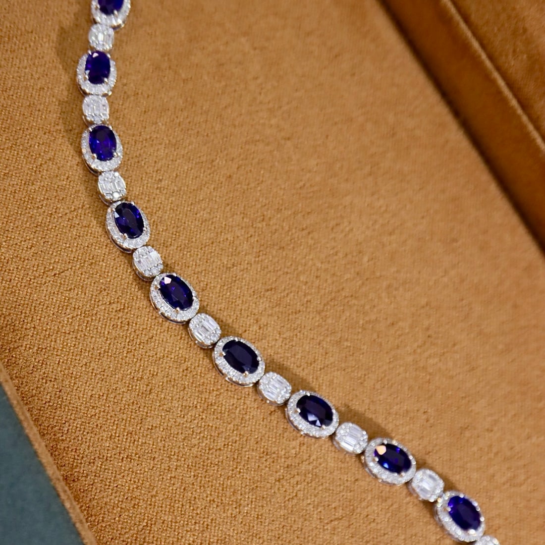 14k Gold 7.81 Ctw Natural Sapphire & Diamond Bracelet - 3