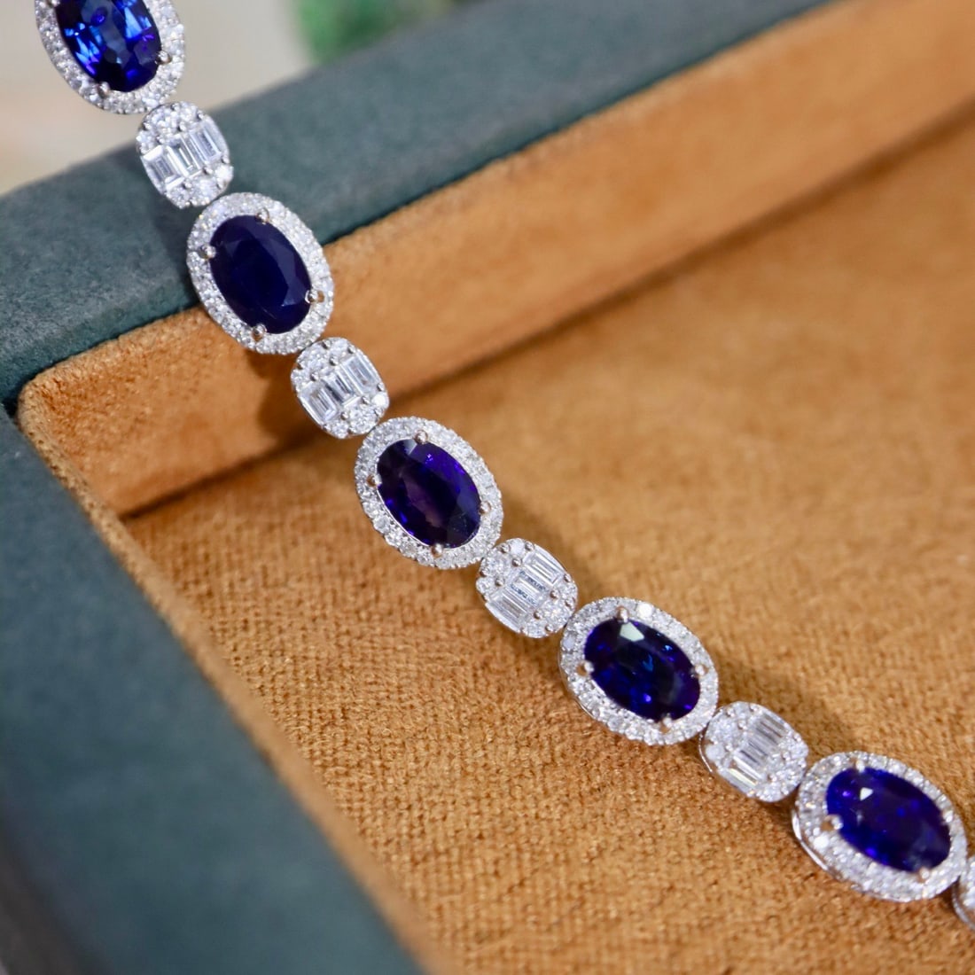 14k Gold 7.81 Ctw Natural Sapphire & Diamond Bracelet - 5