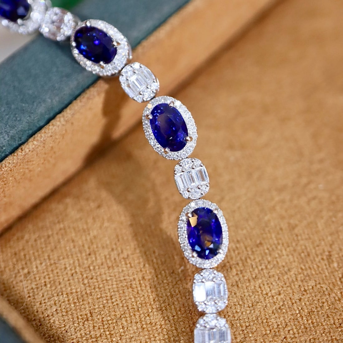 14k Gold 7.81 Ctw Natural Sapphire & Diamond Bracelet - 6