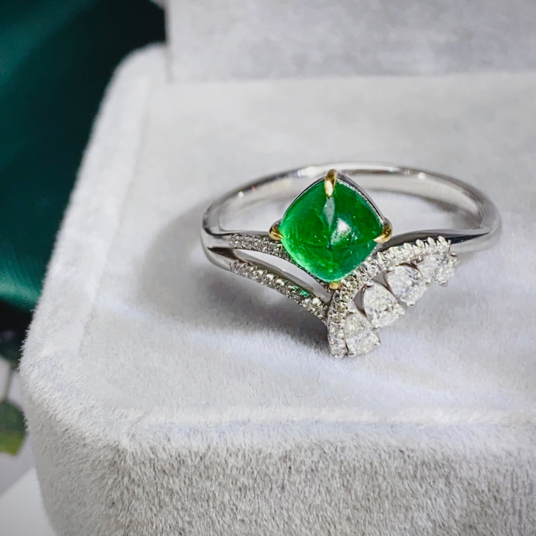 14k Gold 1.00 Ct Vivid Green Natural Emerald & Diamond Ring (1 of 7)