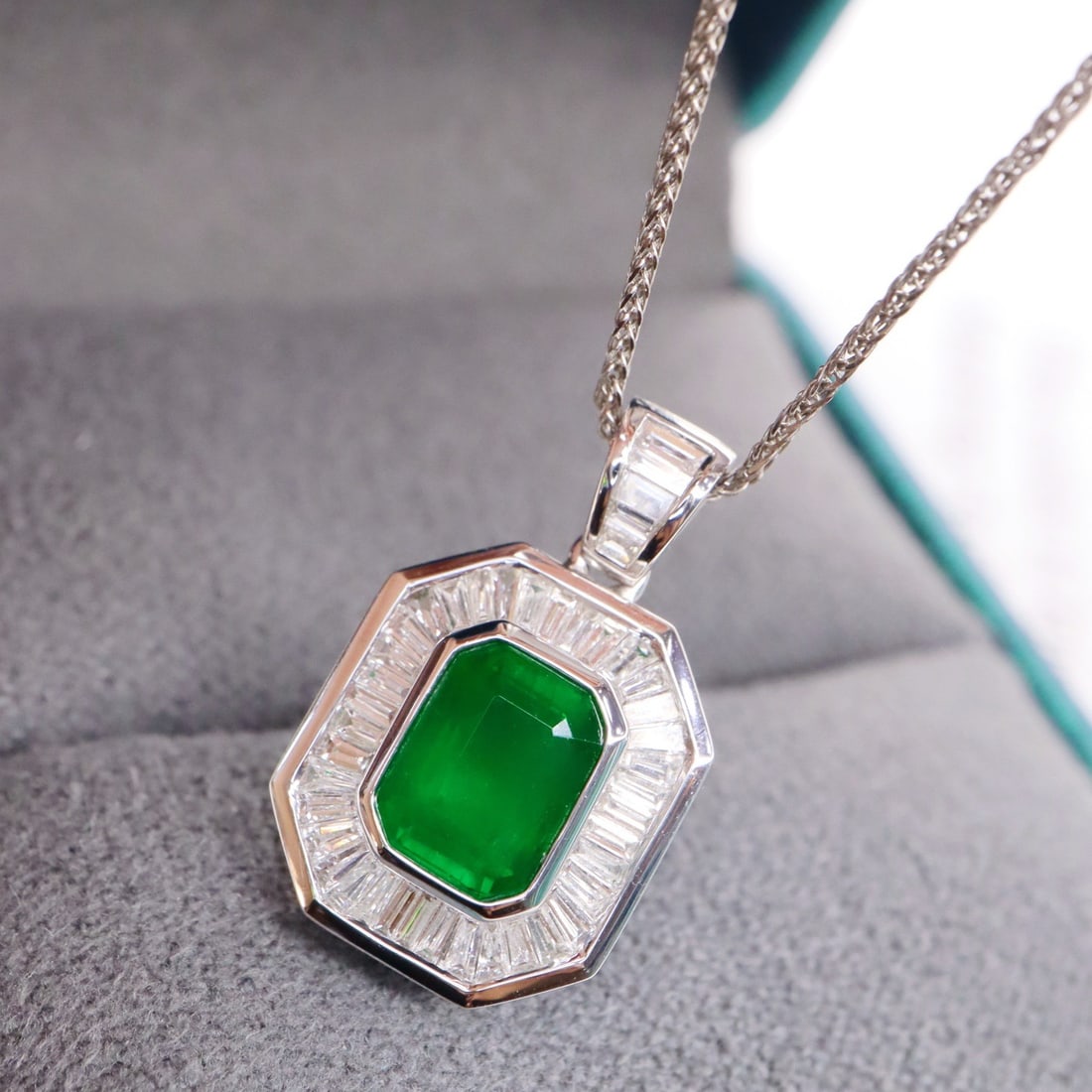 14k Gold 1.45 Ctw Vivid Green Natural Emerald & Diamond Pendant( Without Chain ) - 2