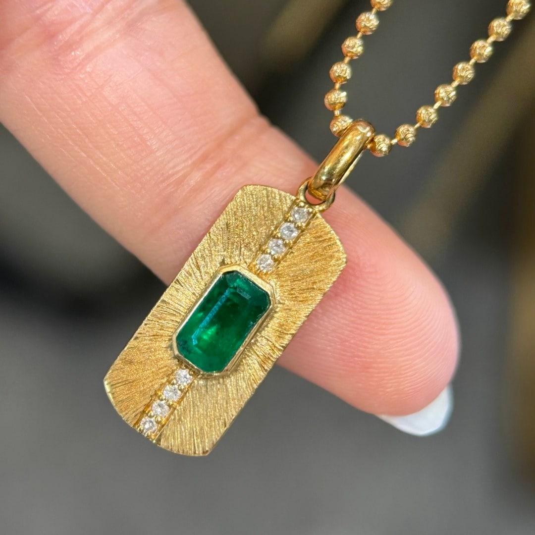 14k Gold 0.70 Ctw Vivid Green Natural Emerald & Diamond Pendant( Without Chain ) - 4