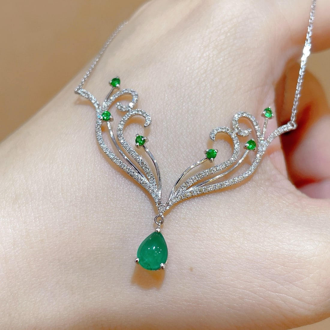 14k Gold 1.24 Ctw Natural Emerald & Diamond Necklace - 3