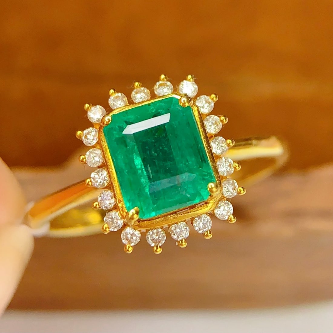 14k Gold 1.8 Ct Natural Emerald & Diamond Ring (1 of 7)
