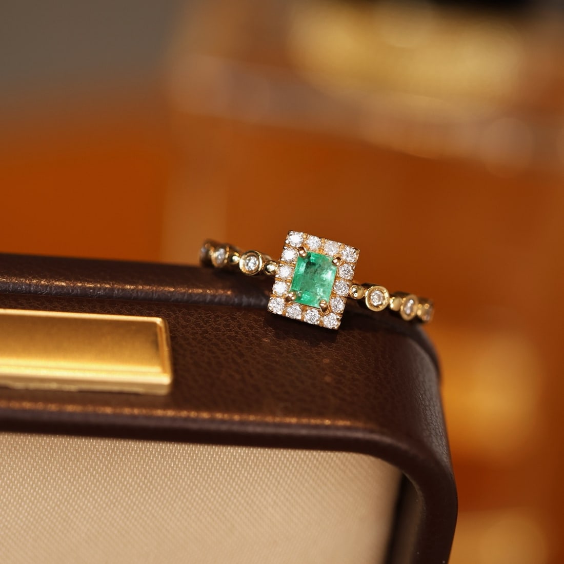 14k Gold 0.50 Ctw Natural Emerald & Diamond Ring - 7