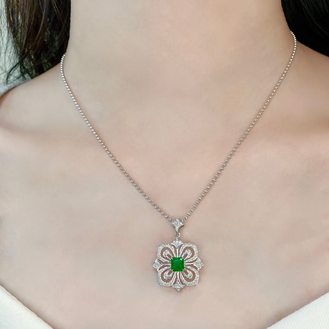 14k Gold 1.33 Ctw Vivid Green Natural Emerald & Diamond Pendant( Without Chain ) - 5