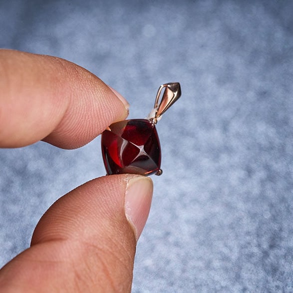 14k Gold 8.35 Ct Natural Garnet Pendant( Without Chain ) - 8